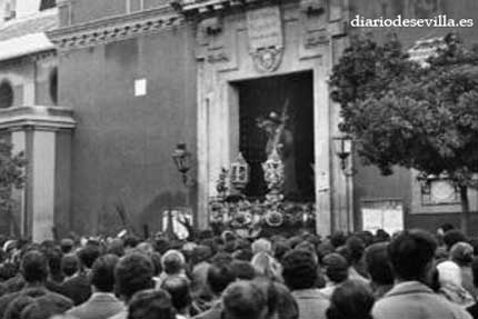 Hasta el 1 de abril de 2012 'Cofrades. El genio de un pueblo' en la sede de Diario de Sevilla