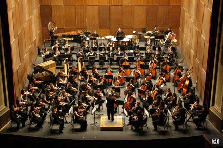 El 9 de abril de 2012 el Teatro de la Maestranza de Sevilla programa el concierto de la Orquesta Joven de Andalucía